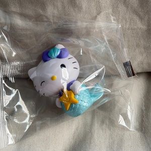 Hello Kitty mini figure